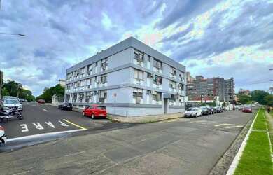 Imagem: O apartamento possui 2 Dormitórios, 1 Banheiro, 2 Vagas na