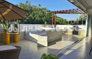 Imagem: O apartamento possui 4 Dormitórios, 4 Banheiros, 2 Vagas na