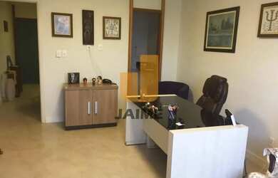 Imagem 2: Conjunto comercial bem distribuído, com recepção, 1 vaga e ótima localização