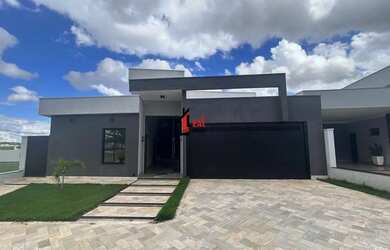 Imagem: A casa em condomínio possui 3 Dormitórios, 4 Banheiros, 2