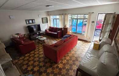 Imagem: A casa possui 2 Dormitórios, 2 Banheiros, 1 Vaga na garagem