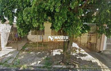 Imagem: A casa possui 3 Dormitórios, 1 Banheiro, 3 Vagas na garagem