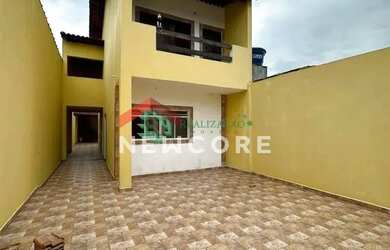 Imagem: A casa possui 4 Dormitórios, 3 Banheiros, 5 Vagas na garagem