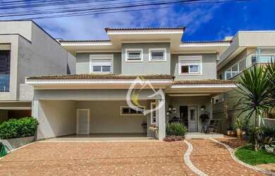 Imagem: A casa em condomínio possui 4 Dormitórios, 5 Banheiros, 4