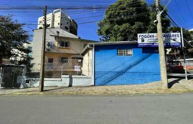 Imagem: A casa possui 5 Dormitórios, 2 Banheiros, 1 Vaga na garagem