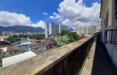 Imagem: O depósito possui 3 Vagas na garagem, 491m² de Área e está