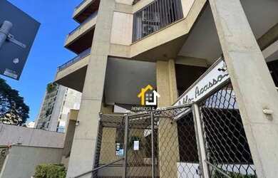 Imagem: O apartamento possui 4 Dormitórios, 4 Banheiros e 400m² de