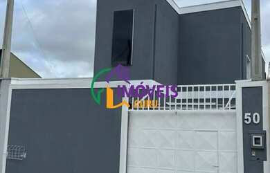 Imagem: A casa possui 4 Dormitórios, 2 Banheiros, 2 Vagas na garagem