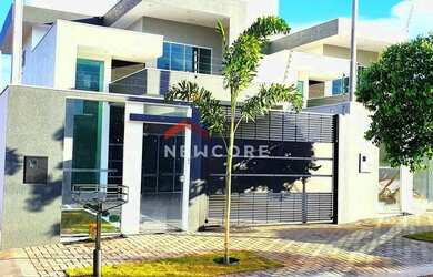 Imagem: A casa possui 3 Dormitórios, 4 Banheiros, 2 Vagas na garagem