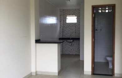 Imagem: A casa possui 3 Dormitórios, 2 Banheiros, 1 Vaga na garagem