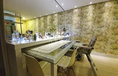 Imagem: O apartamento possui 2 Dormitórios, 1 Banheiro, 1 Vaga na garagem