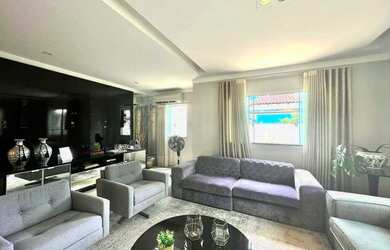 Imagem: A casa possui 4 Dormitórios, 2 Banheiros, 2 Vagas na garagem