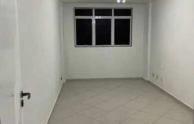 Imagem: O depósito possui 1 Vaga na garagem, 36m² de Área e está