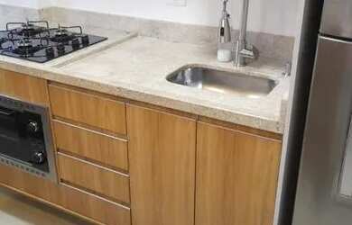 Imagem: O apartamento possui 1 Dormitório, 1 Banheiro, 1 Vaga na garagem