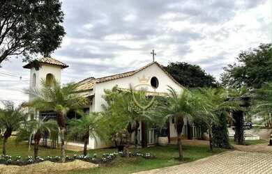 Imagem: A casa em condomínio possui 4 Dormitórios, 5 Banheiros, 4