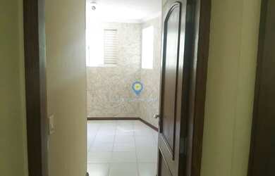 Imagem: A casa possui 4 Dormitórios, 2 Banheiros, 3 Vagas na garagem