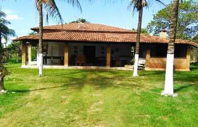 Imagem: A chácara possui 2.500m² de Área e está localizado em Jussara