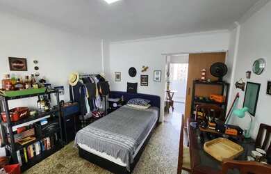 Imagem: O apartamento possui 1 Dormitório, 1 Banheiro, 1 Vaga na garagem