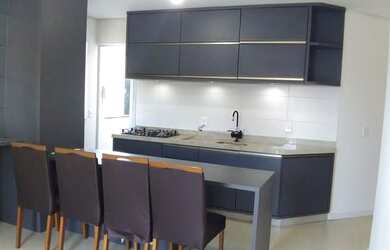 Imagem: O apartamento possui 2 Dormitórios, 1 Banheiro, 2 Vagas na