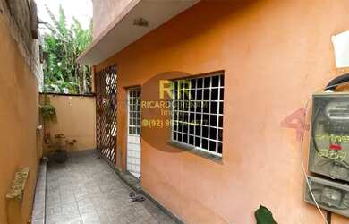 Imagem: A casa possui 3 Dormitórios, 2 Banheiros, 1 Vaga na garagem