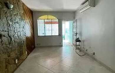 Imagem: A casa possui 2 Dormitórios, 2 Banheiros, 1 Vaga na garagem