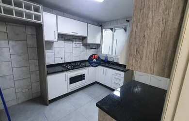 Imagem: A casa possui 3 Dormitórios, 1 Banheiro, 2 Vagas na garagem