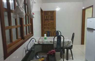 Imagem: A casa possui 2 Dormitórios, 1 Banheiro, 80m² de Área e