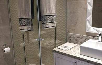 Imagem 8: Mansão Alto Padrão Frente e Vista Mar 6 Suítes par Locação Anual...