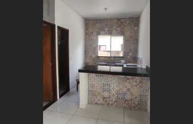 Imagem: A casa possui 1 Dormitório, 1 Banheiro e está localizado