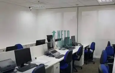 Imagem: O depósito possui 4 Vagas na garagem, 200m² de Área e está