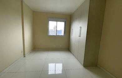 Imagem: O apartamento possui 2 Dormitórios, 2 Banheiros, 2 Vagas na