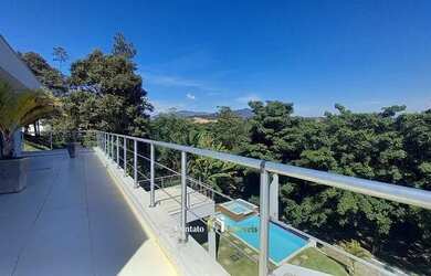 Imagem: A casa em condomínio possui 4 Dormitórios, 5 Banheiros, 2