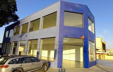 Imagem 1: Salão comercial de esquina, em avenida de grande fluxo, para locação...