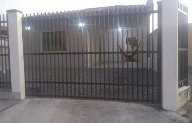 Imagem: A casa possui 2 Dormitórios, 3 Banheiros, 1 Vaga na garagem