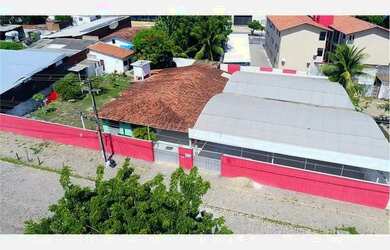 Imagem: A casa possui 3 Dormitórios, 3 Banheiros, 5 Vagas na garagem