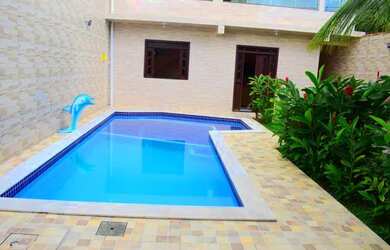 Imagem: A casa possui 4 Dormitórios, 3 Banheiros, 5 Vagas na garagem