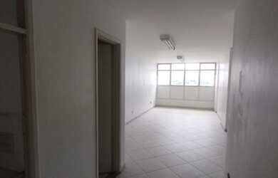 Imagem: O depósito possui 1 Vaga na garagem, 42m² de Área e está