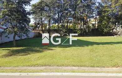 Imagem: O terreno possui 734m² de Área e está localizado em Loteamento