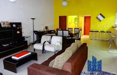 Imagem: A casa possui 3 Dormitórios, 4 Banheiros, 2 Vagas na garagem