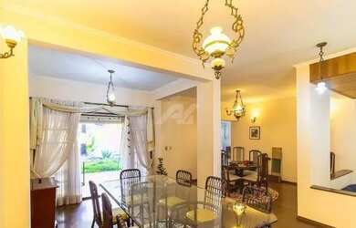 Imagem: A casa em condomínio possui 4 Dormitórios, 5 Banheiros, 5