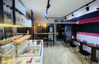 Imagem: O depósito possui 2 Vagas na garagem e 50m² de Área e está