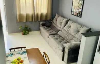 Imagem: A casa possui 2 Dormitórios, 1 Banheiro, 2 Vagas na garagem