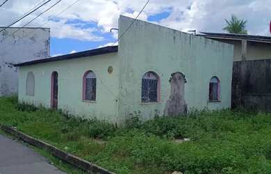 Imagem: A casa possui 3 Dormitórios, 2 Banheiros, 1 Vaga na garagem