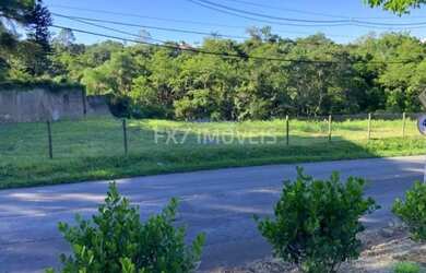 Imagem: O terreno possui 4.630m² de Área e está localizado em Parque