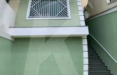 Imagem: A casa possui 3 Dormitórios, 3 Banheiros, 2 Vagas na garagem