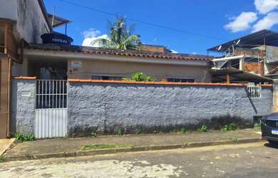 Imagem: A casa possui 3 Dormitórios, 1 Banheiro, 156m² de Área e