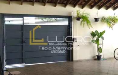 Imagem: A casa possui 2 Dormitórios, 3 Banheiros, 3 Vagas na garagem