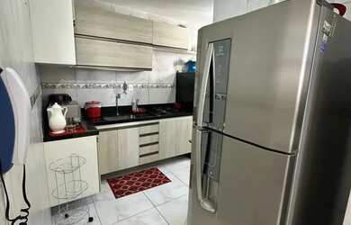 Imagem: O apartamento possui 2 Dormitórios, 1 Banheiro, 1 Vaga na garagem