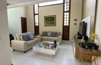 Imagem 2: Laise mostra Dúplex 4 suítes BARRAMARES