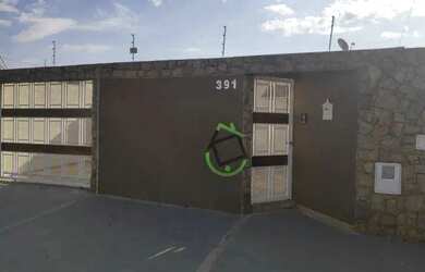 Imagem: A casa possui 3 Dormitórios, 2 Banheiros, 3 Vagas na garagem